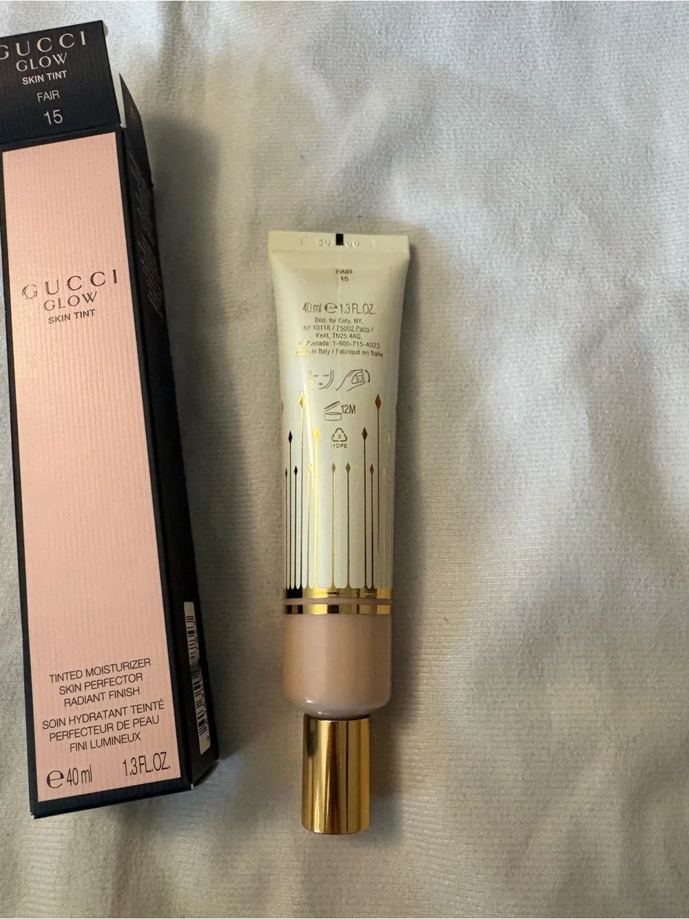 Gucci glow skin tint in 15